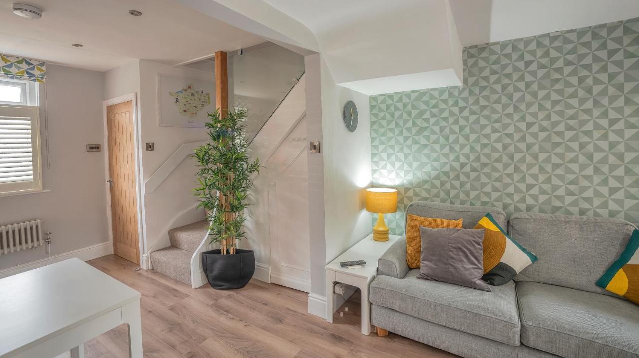 Modern 3-Bed House On Tarporley High Street Villa Exterior foto